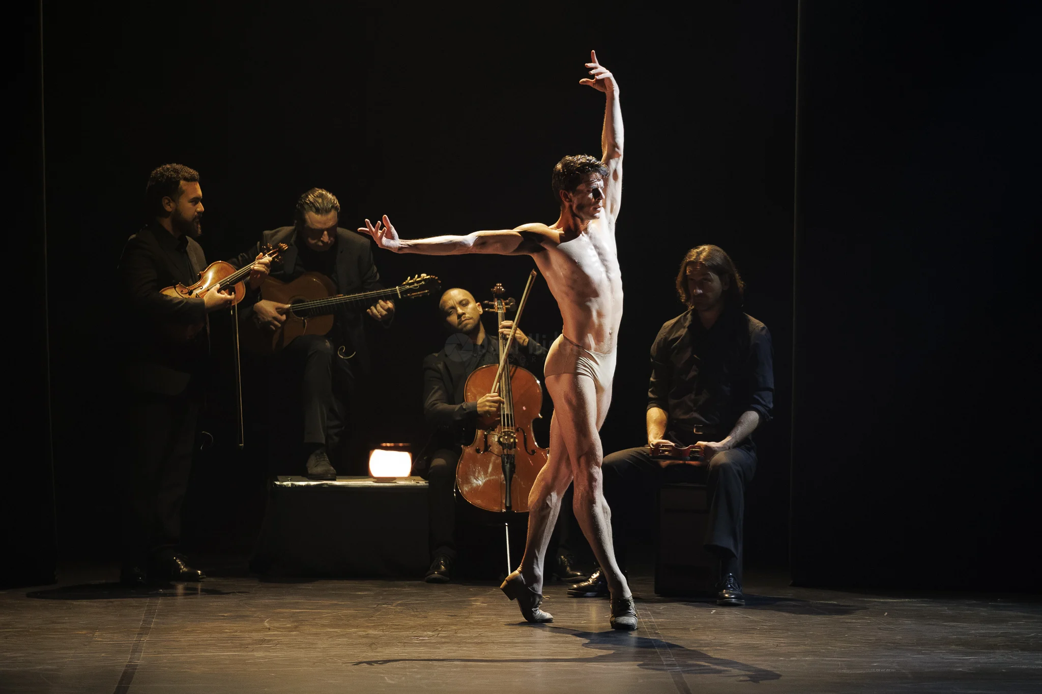 Sergio Bernal cautiva al Teatre Victòria con tres funciones llenas de ...