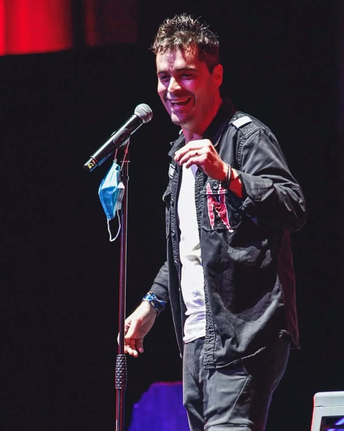 Álex Clavero Álex Clavero rient durant el monòleg