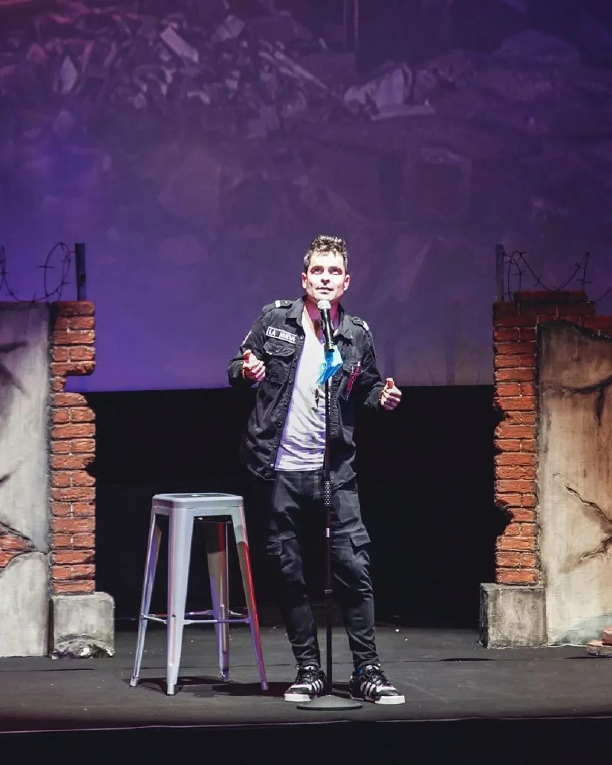 Álex Clavero Álex Clavero en un escenari apocalíptic